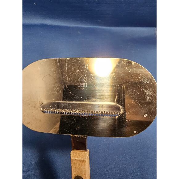Vintage HOAN 4" (inch) wide Cheese Slicer/Server - w/Wood Handle - Made in Japan - Picture 2 of 7